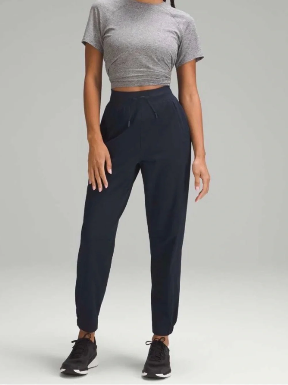 lululemon sz 6 License to Train Jogger True Navy gym fitness athleisure workout